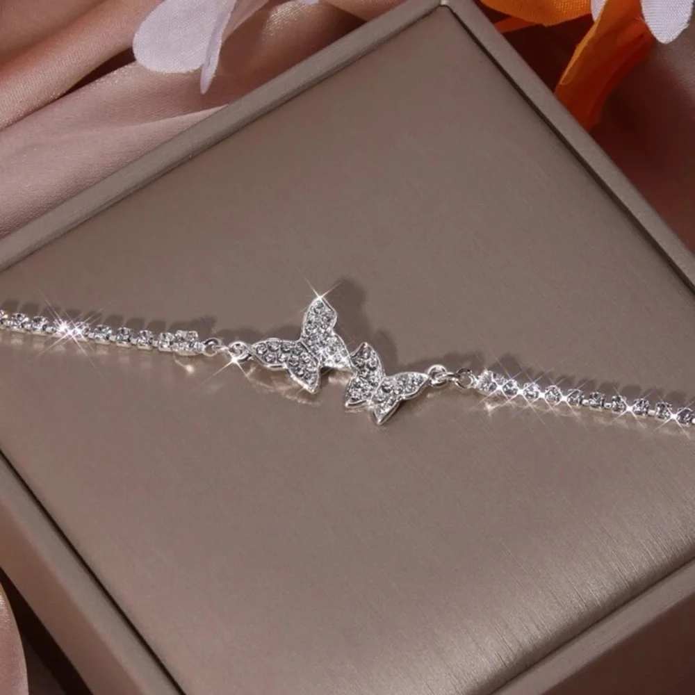 Rhinestone Butterfly Decor Silver Shiny Bracelet For Women Wedding Jewelry - Picture 3 of 6